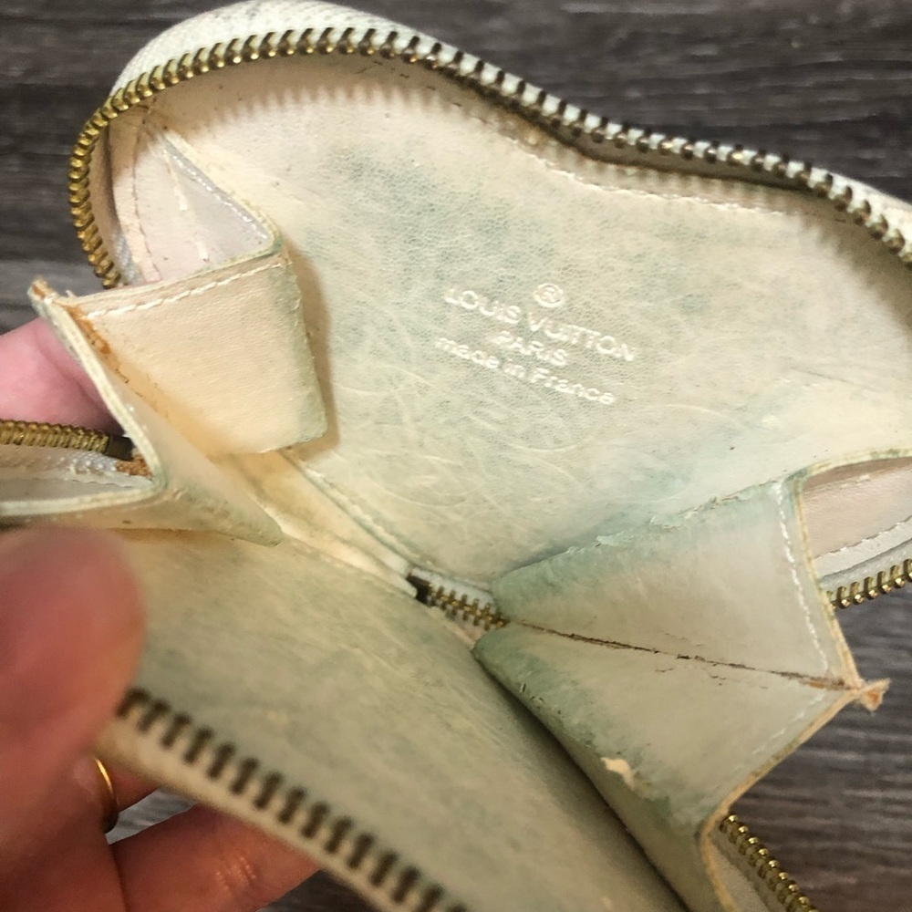 RARE VINTAGE Louis Vuitton Vernis Heart Coin Purse - Triple Lock Charms - Picture 14 of 16